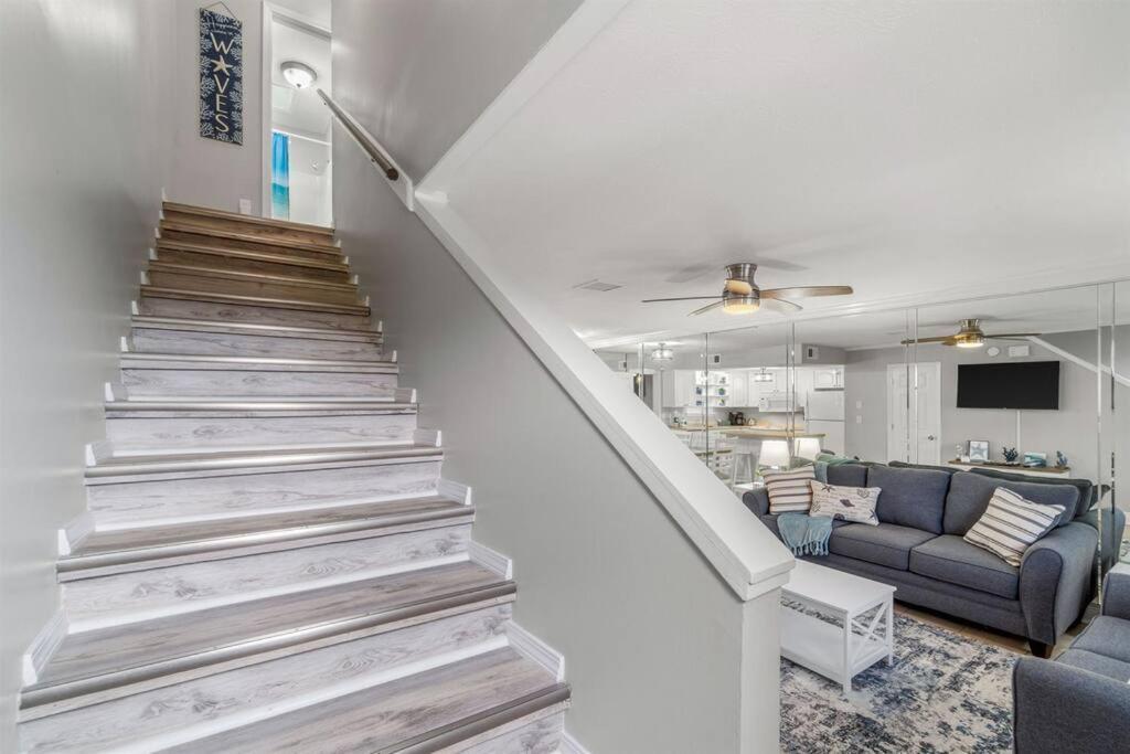 Beach, Pools, Tennis, Gulf Highlands Apartment