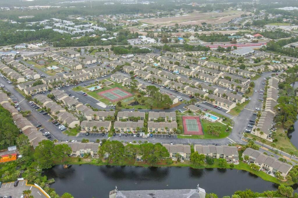 Beach, Pools, Tennis, Gulf Highlands